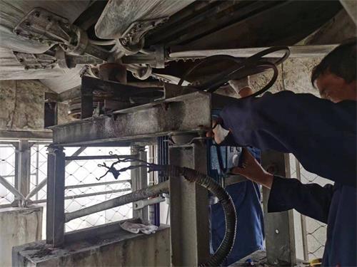 <a href=http://www.zgljsb.com/peijian/fan/ target=_blank class=infotextkey>冷卻塔風(fēng)機(jī)</a>噪聲控制方法